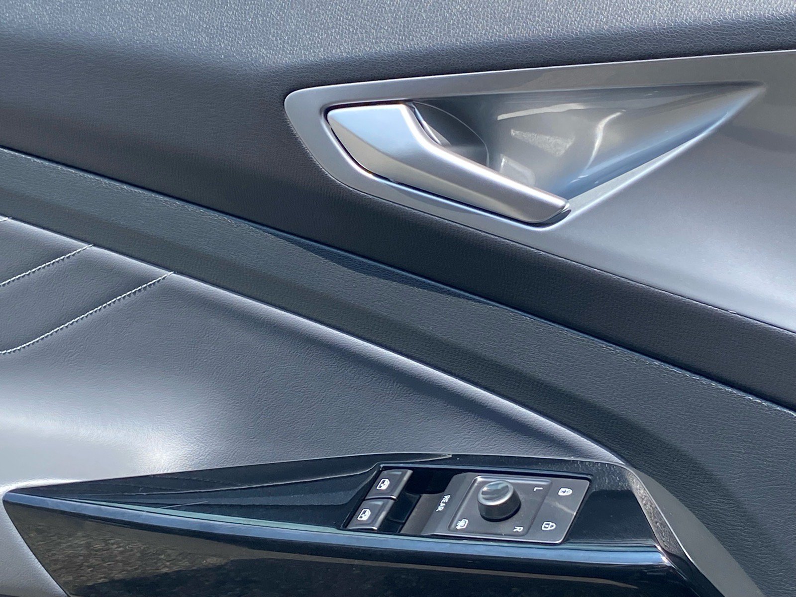 Certified 2023 Volkswagen ID.4 Pro S AWD/4WD image 17
