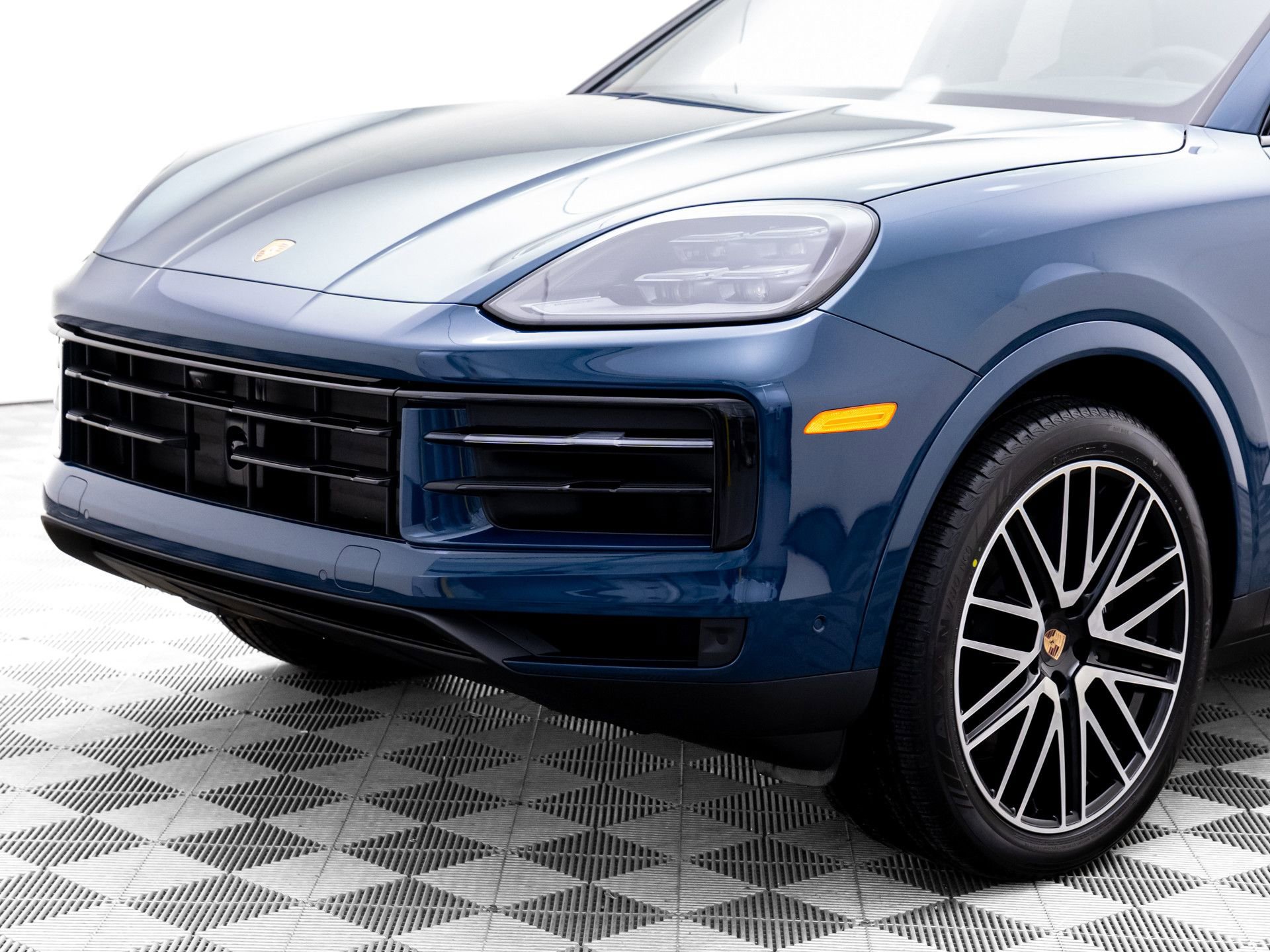 New 2026 Porsche Cayenne Coupe AWD/4WD image 35