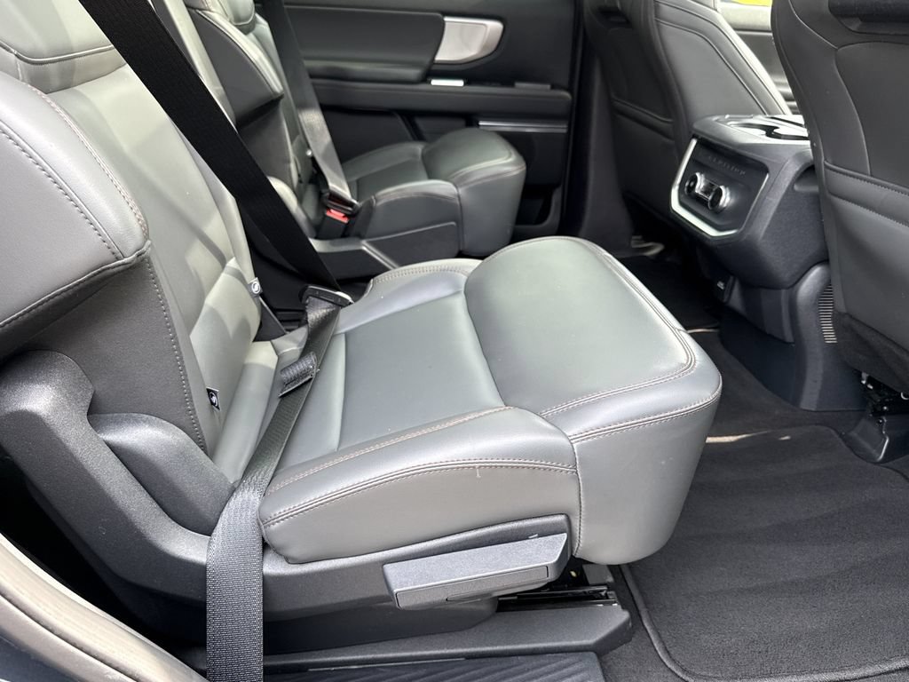 Used 2025 Ford Expedition Active AWD/4WD image 15