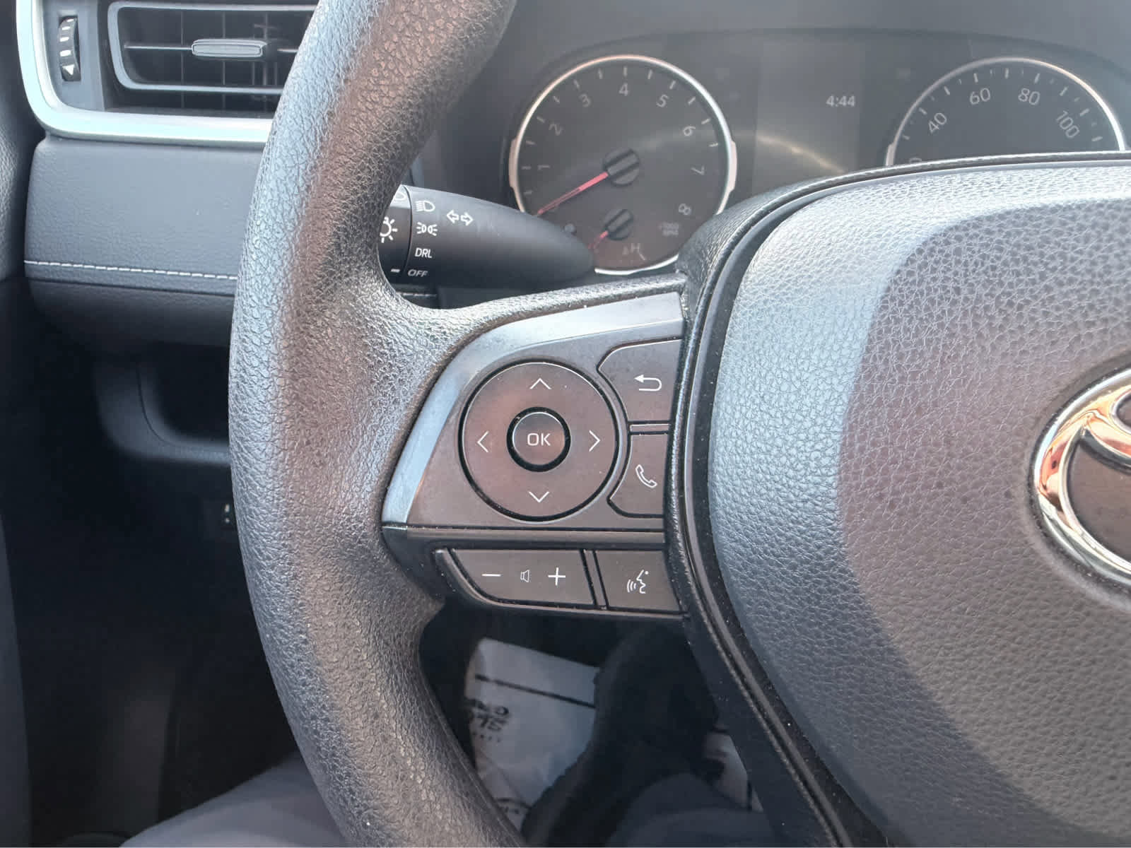 Used 2019 Toyota RAV4 LE image 21