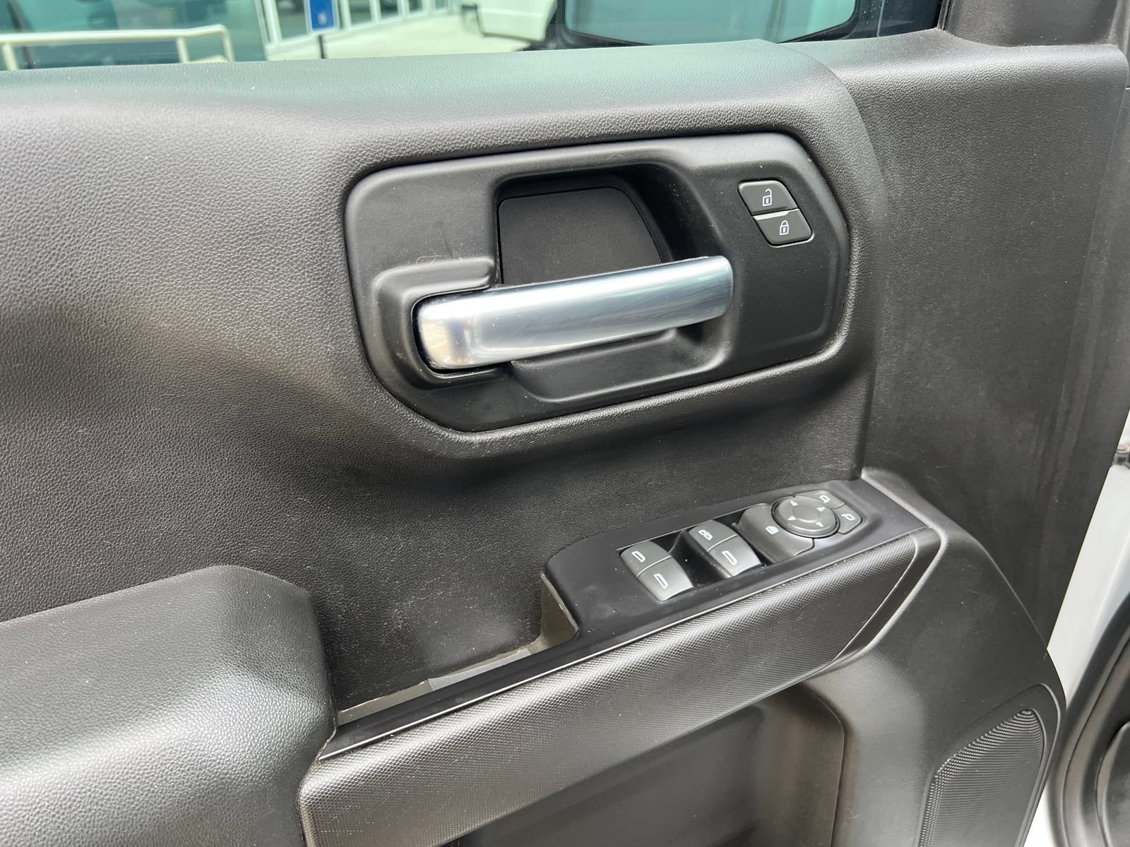Used 2019 Chevrolet Silverado 1500 Custom w/ Custom Convenience Package AWD/4WD image 23