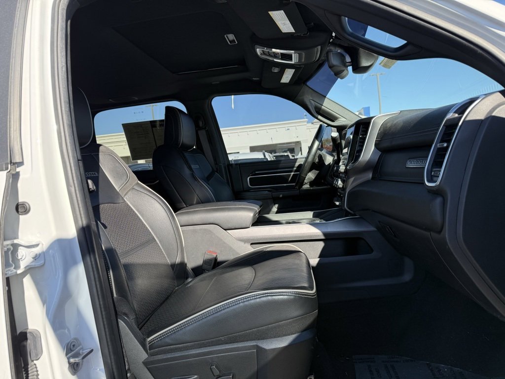 Used 2022 RAM 2500 Laramie w/ Night Edition image 37