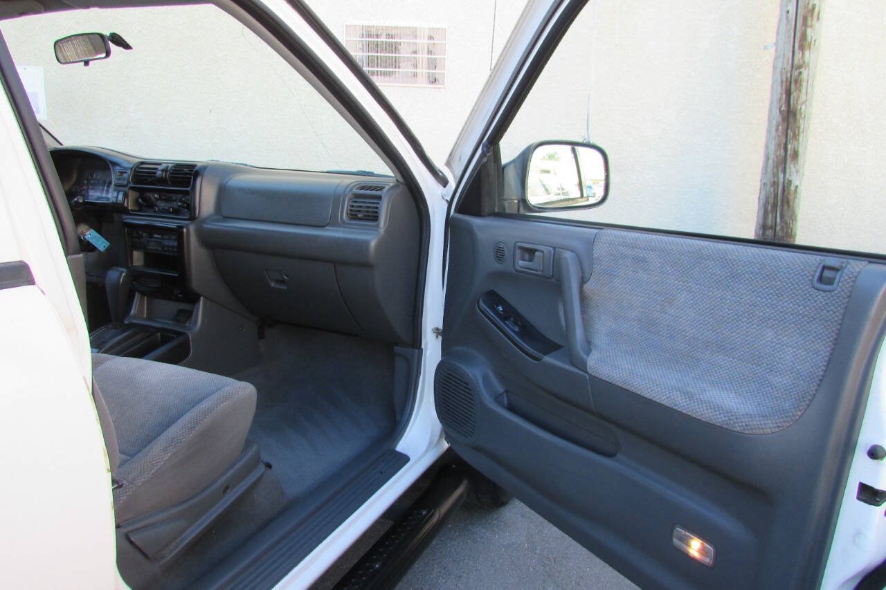 Used 1999 Isuzu Rodeo LS RWD image 35