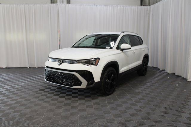New 2025 Volkswagen Taos SEL image 29