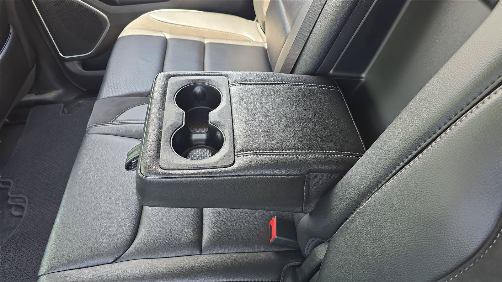 Used 2022 RAM 1500 Laramie AWD/4WD image 19