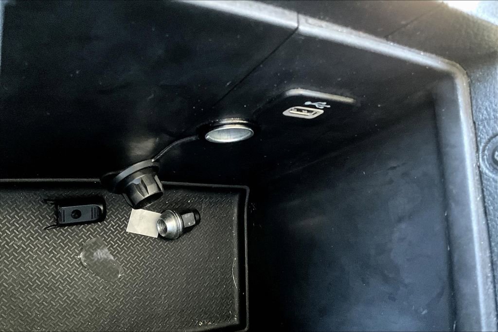 Used 2018 Jeep Wrangler Unlimited Sahara image 14