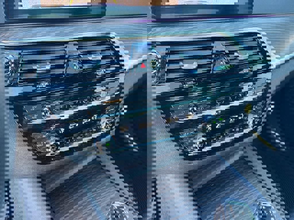 Used 2021 BMW 530i xDrive w/ Premium Package image 23