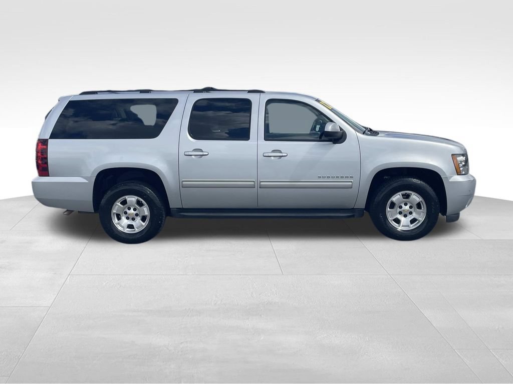 Used 2012 Chevrolet Suburban LS RWD image 2
