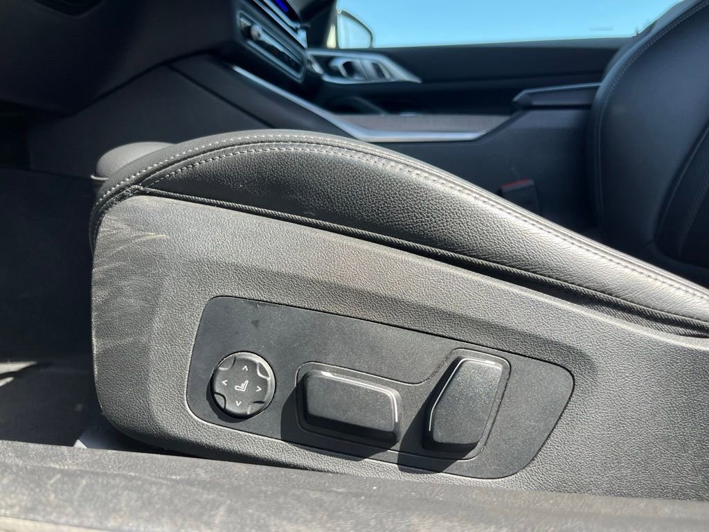 Used 2025 BMW 430i Convertible w/ Premium Package RWD image 28