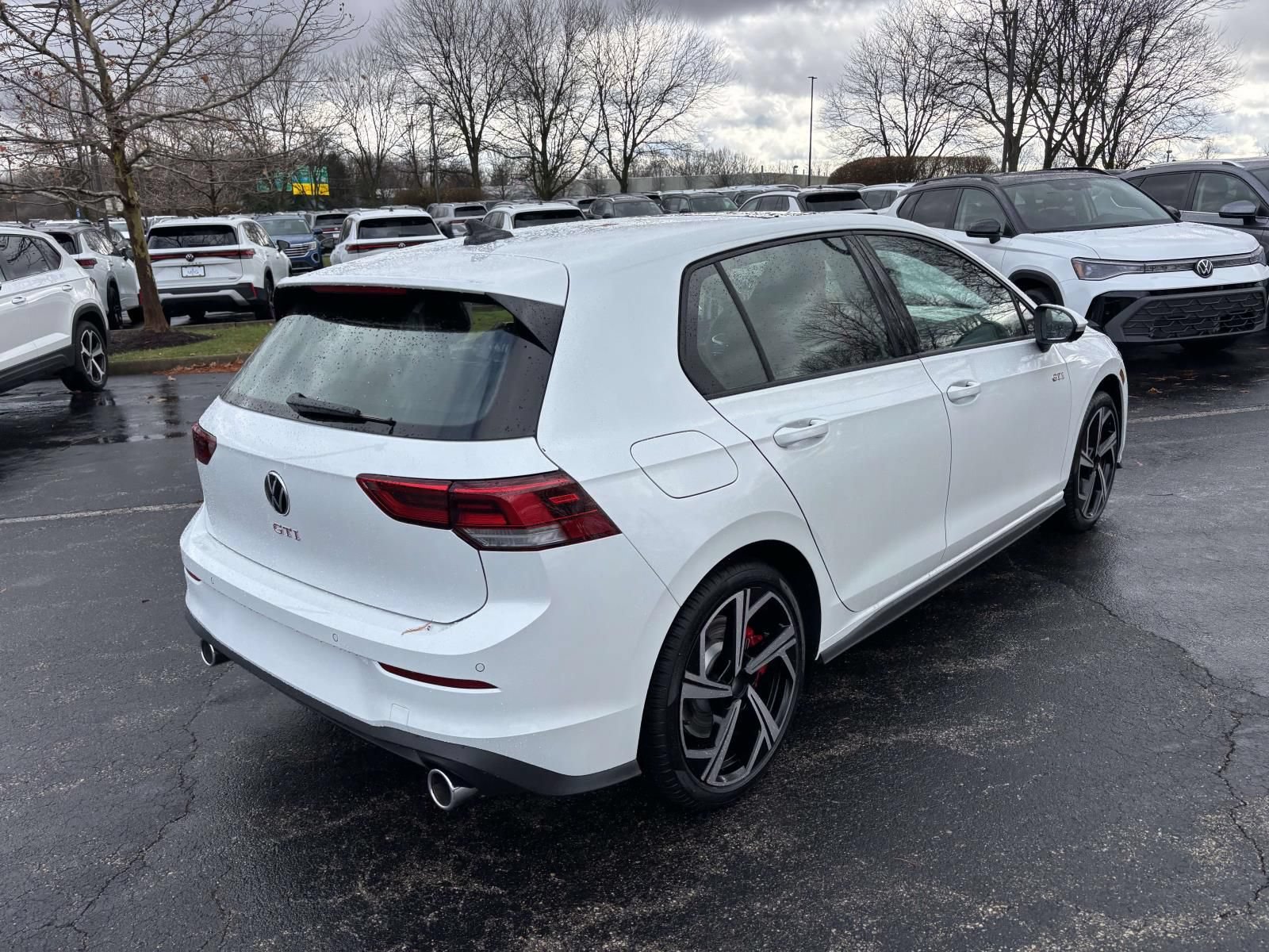 New 2026 Volkswagen GTI SE FWD image 7
