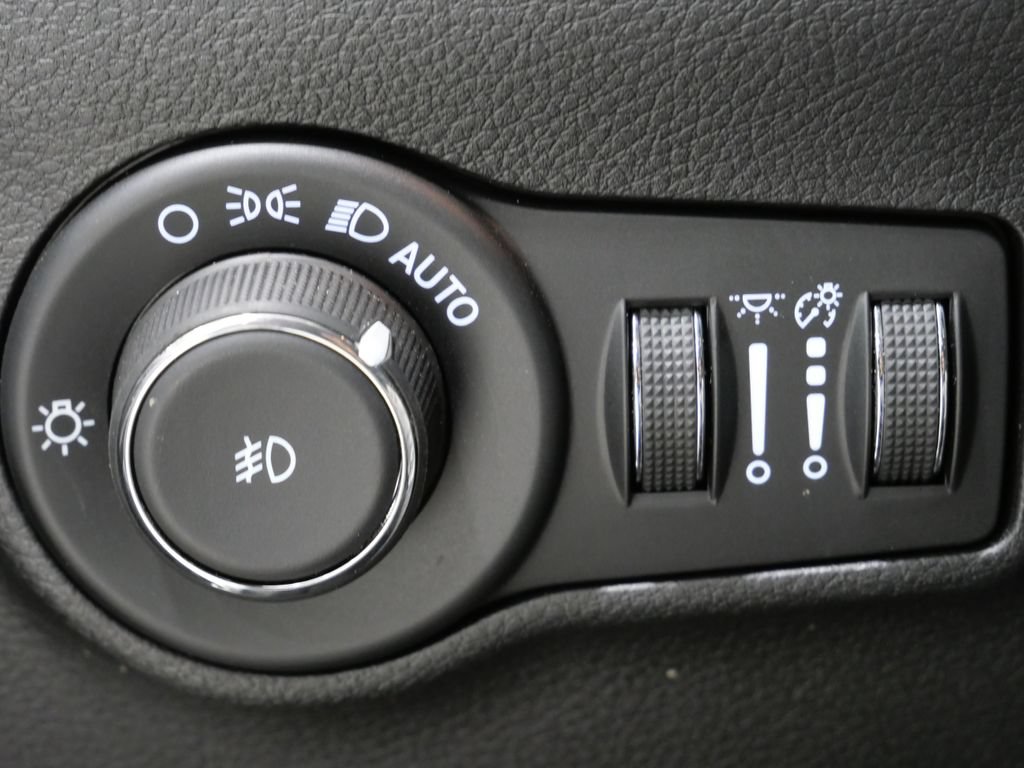 Used 2024 Jeep Compass Limited w/ High Altitude Package AWD/4WD image 14
