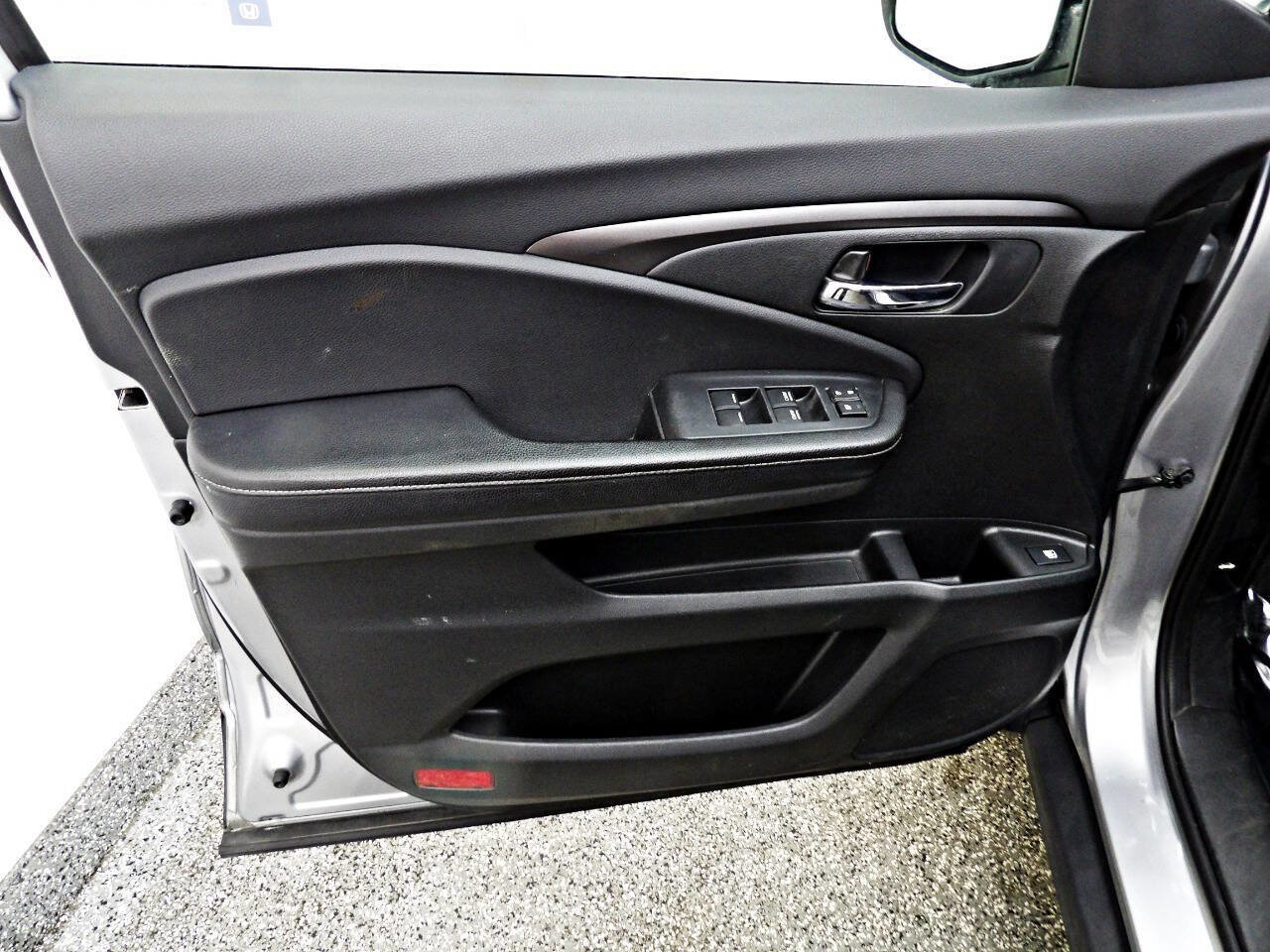 Used 2017 Honda Ridgeline RTL-T image 6