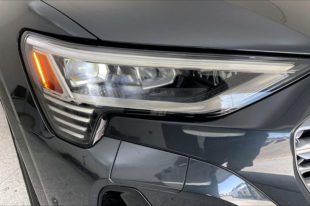 Used 2024 Audi Q8 e-tron Premium Plus w/ Premium Plus Package image 40