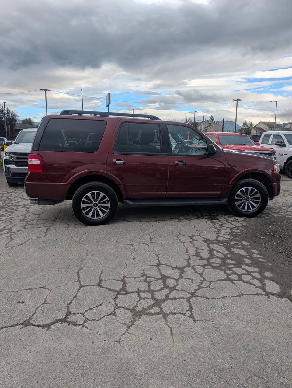 Used 2017 Ford Expedition XLT AWD/4WD image 6