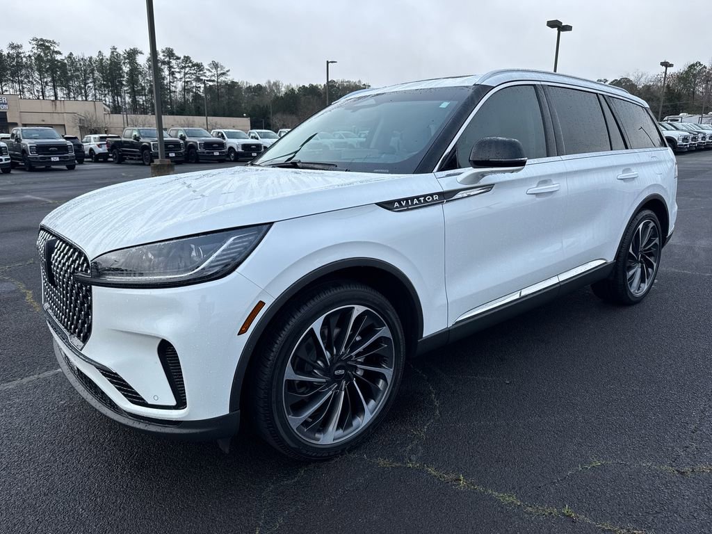 Certified 2025 Lincoln Aviator Reserve w/ Luxury Package image 10