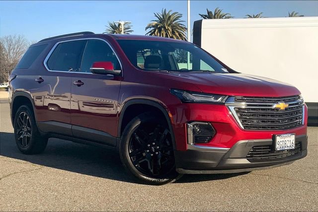 Used 2023 Chevrolet Traverse LT w/ Rear Camera Mirror Package video 2