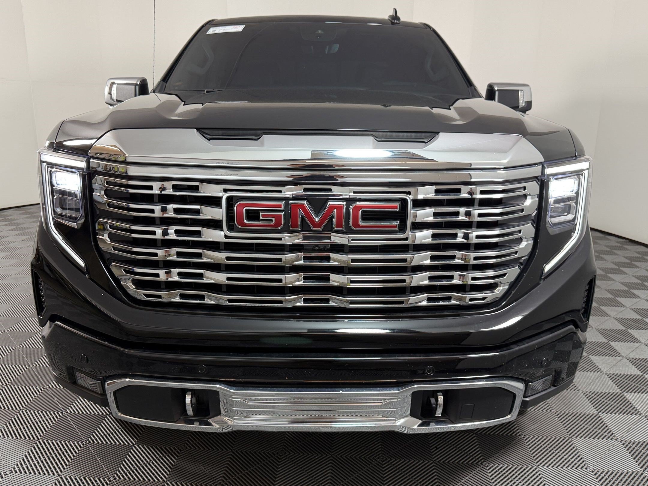 Used 2026 GMC Sierra 1500 Denali w/ Denali Reserve Package AWD/4WD image 5