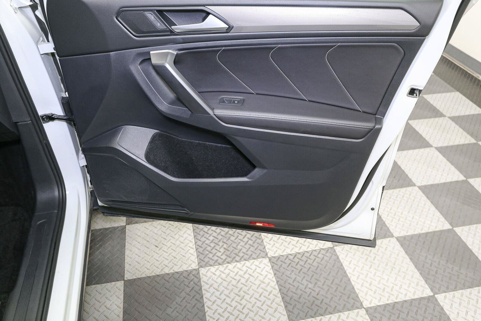 Certified 2024 Volkswagen Tiguan SE AWD/4WD image 24