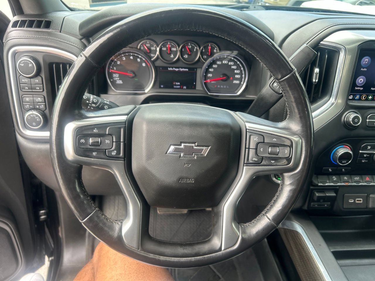 Used 2019 Chevrolet Silverado 1500 LT Trail Boss AWD/4WD image 19