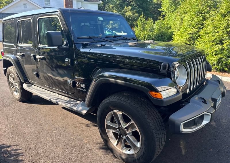 Used 2022 Jeep Wrangler Unlimited Sahara w/ Cold Weather Group AWD/4WD image 1