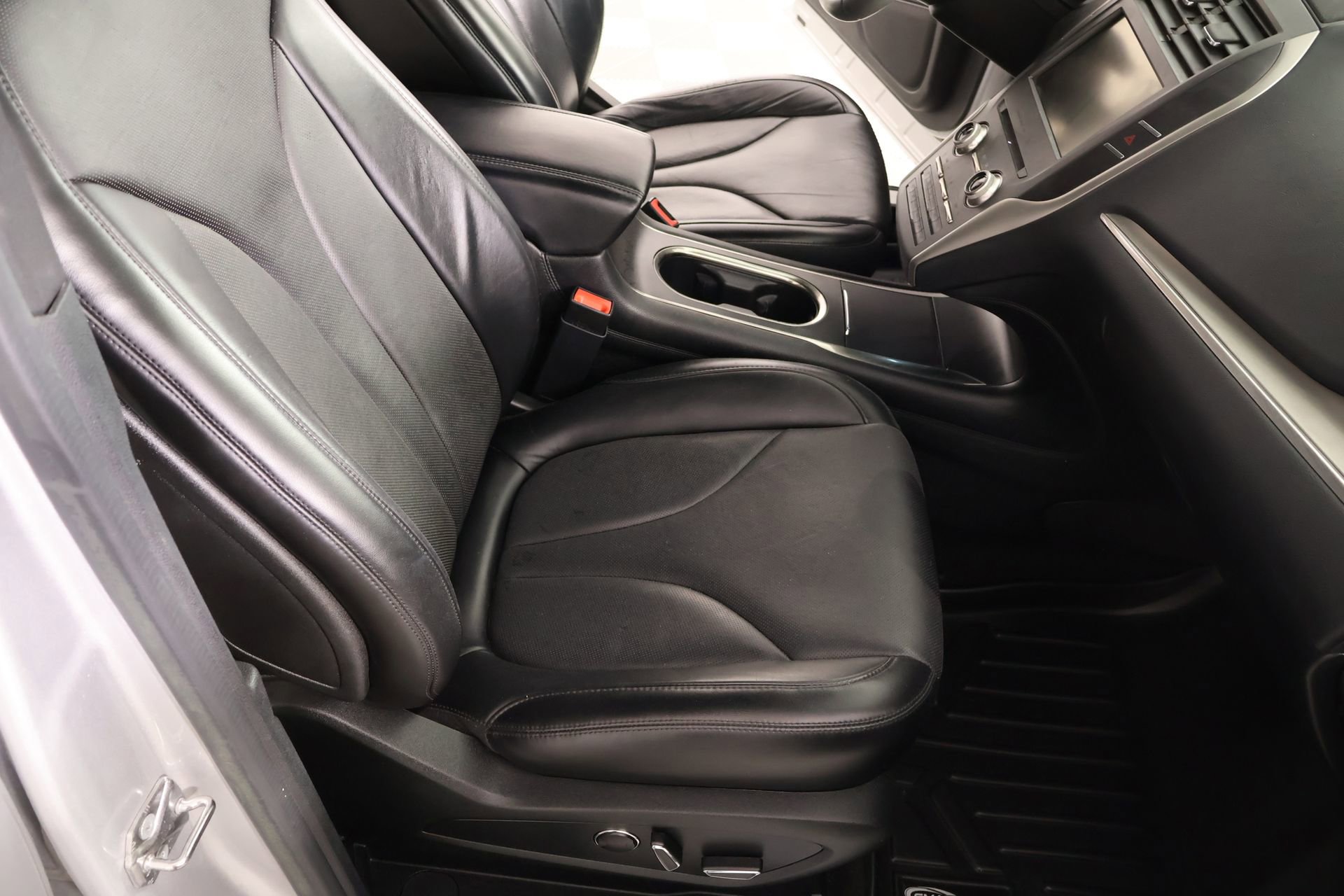 Used 2015 Lincoln MKC FWD w/ Equipment Group 102A Reserve image 14