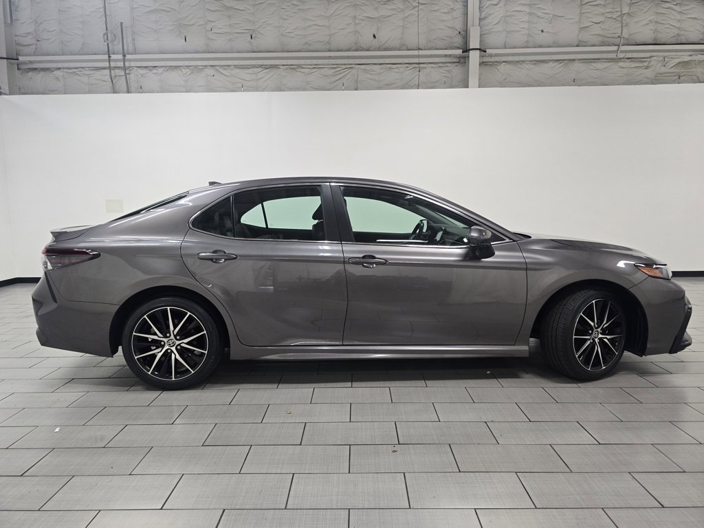 Used 2024 Toyota Camry SE image 15