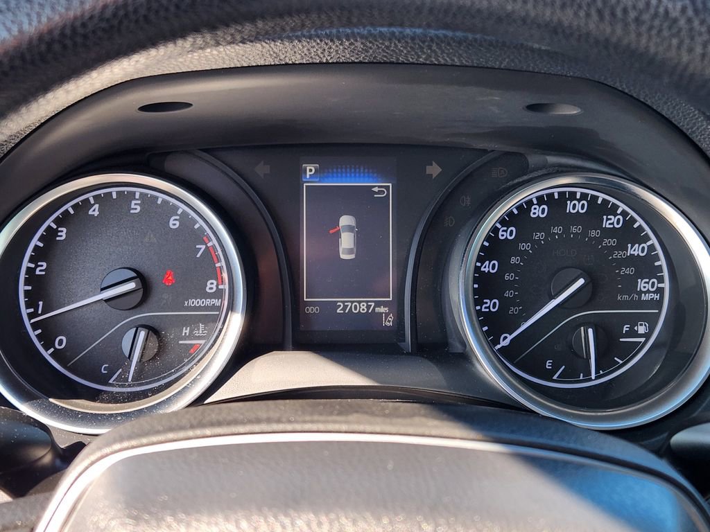 Used 2018 Toyota Camry LE image 19