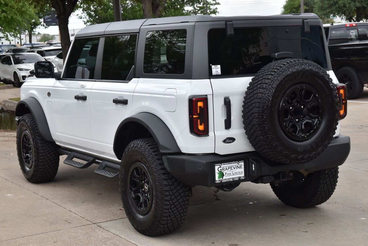 Used 2023 Ford Bronco Wildtrak image 10
