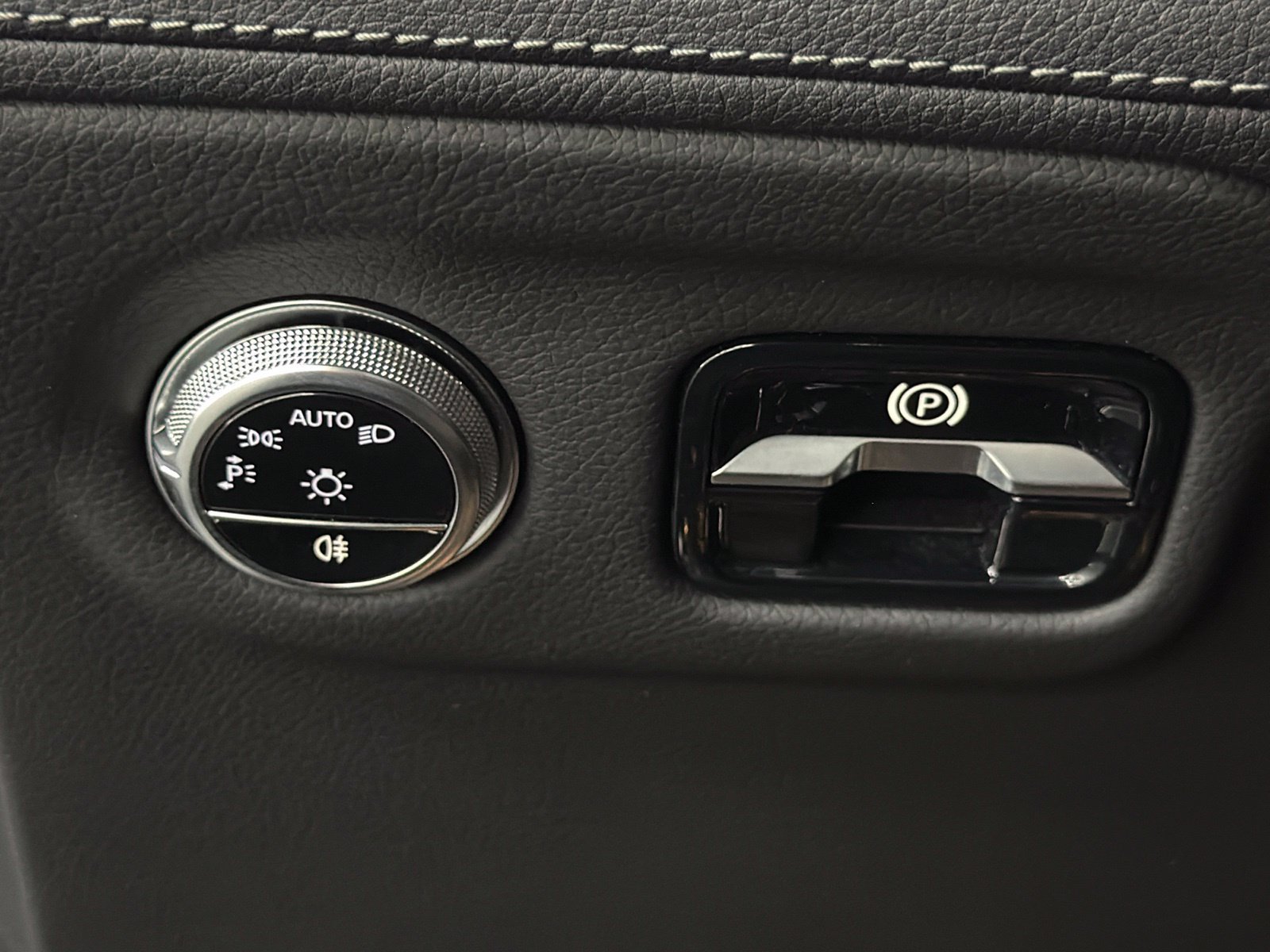 Used 2024 Mercedes-Benz EQS 450+ SUV image 32
