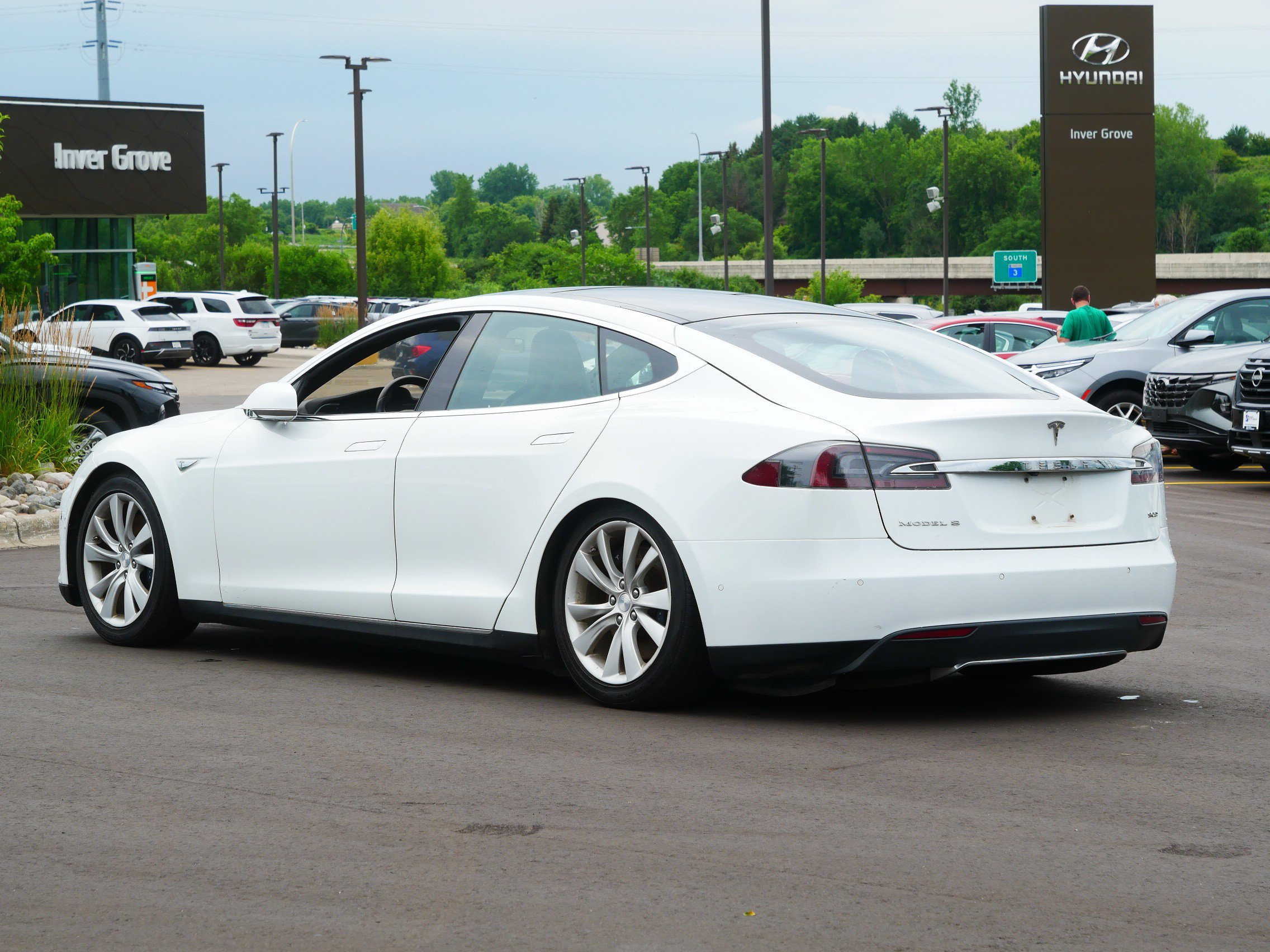 Used 2015 Tesla Model S 90D AWD/4WD image 8