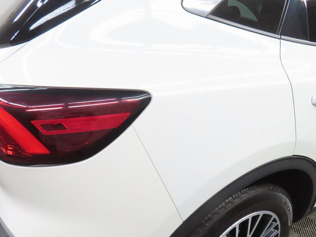 Used 2023 Ford Escape SE image 32