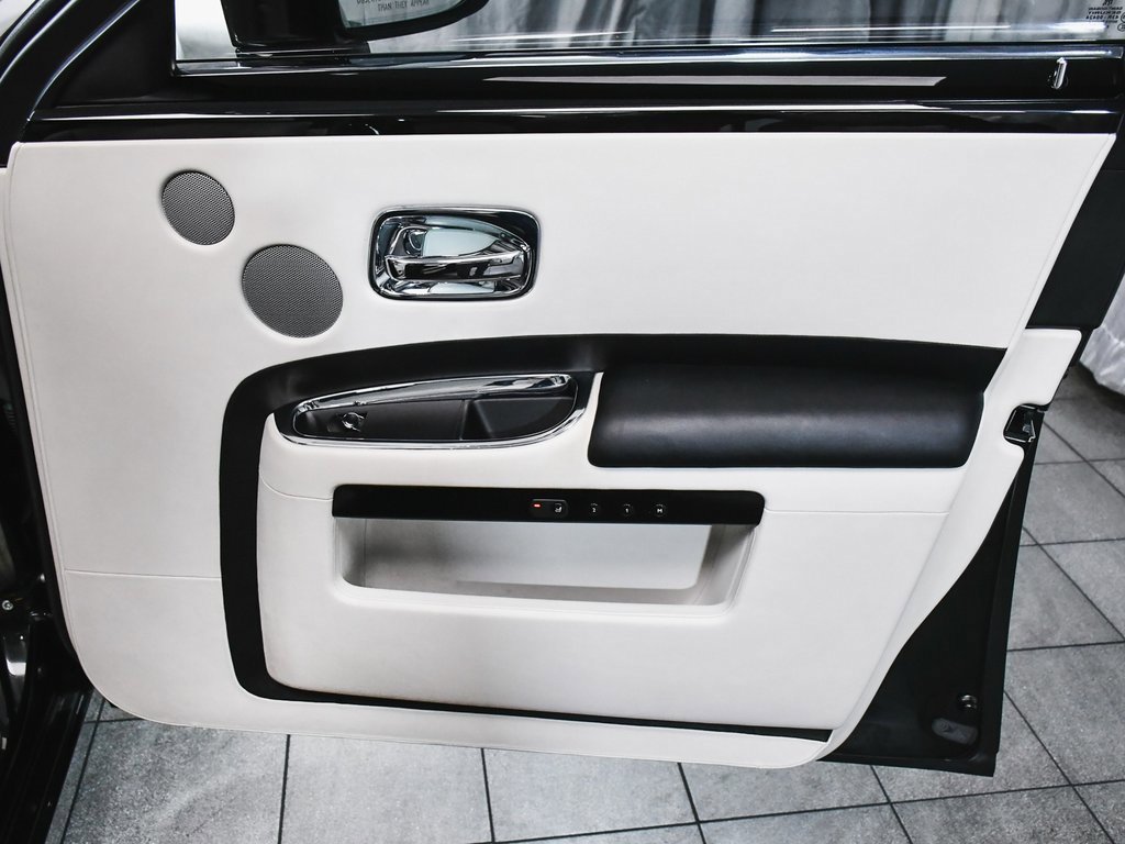Used 2018 Rolls-Royce Ghost image 15
