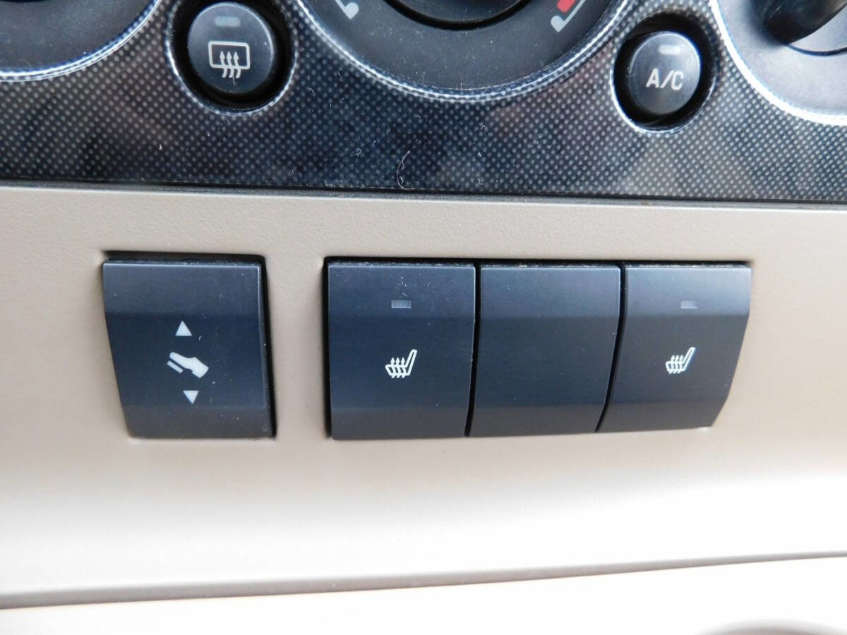 Used 2010 Ford Explorer XLT AWD/4WD image 18