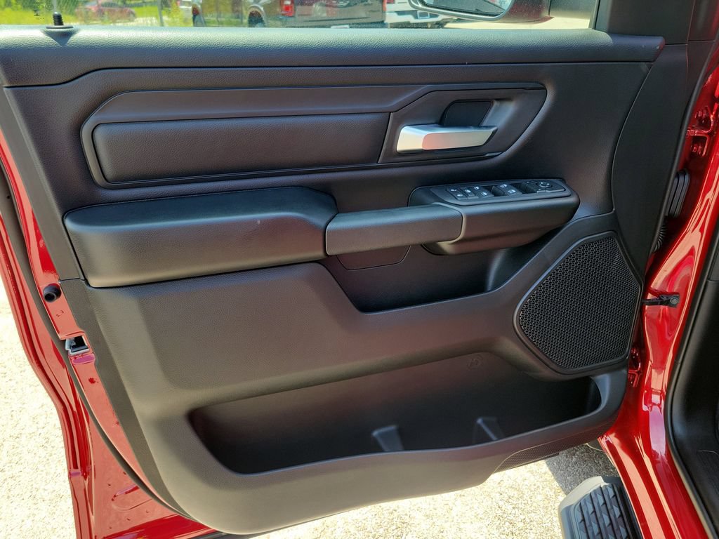 New 2026 RAM 1500 Express AWD/4WD image 18