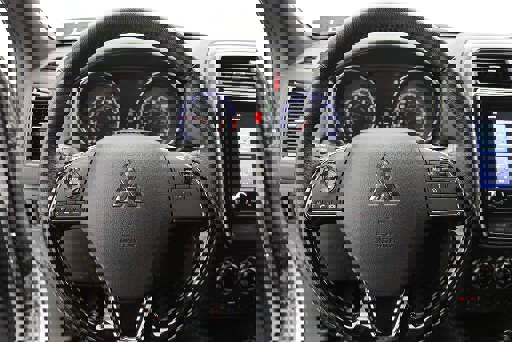 Used 2024 Mitsubishi Outlander Sport SEL image 17