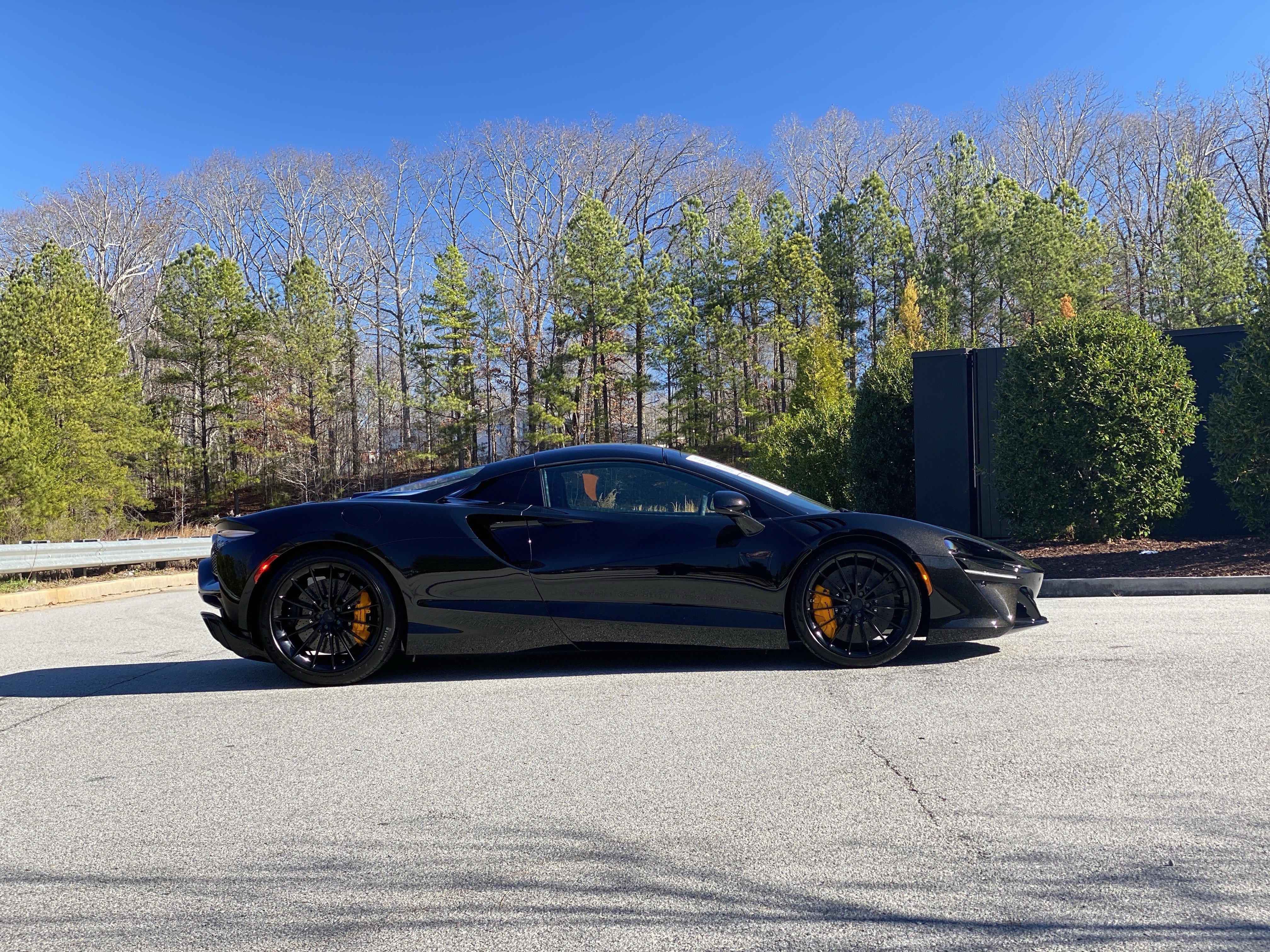 Used 2025 McLaren Artura Spider image 75