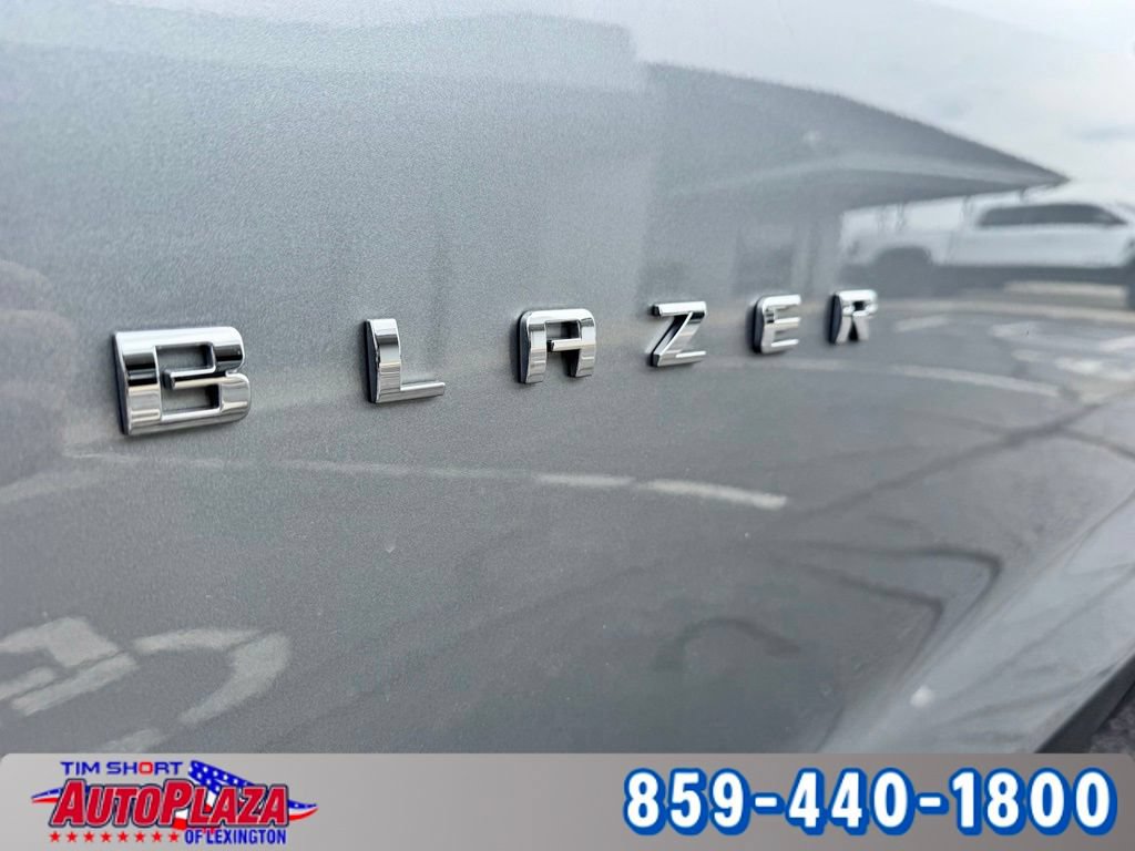 Used 2025 Chevrolet Blazer LT AWD/4WD image 16