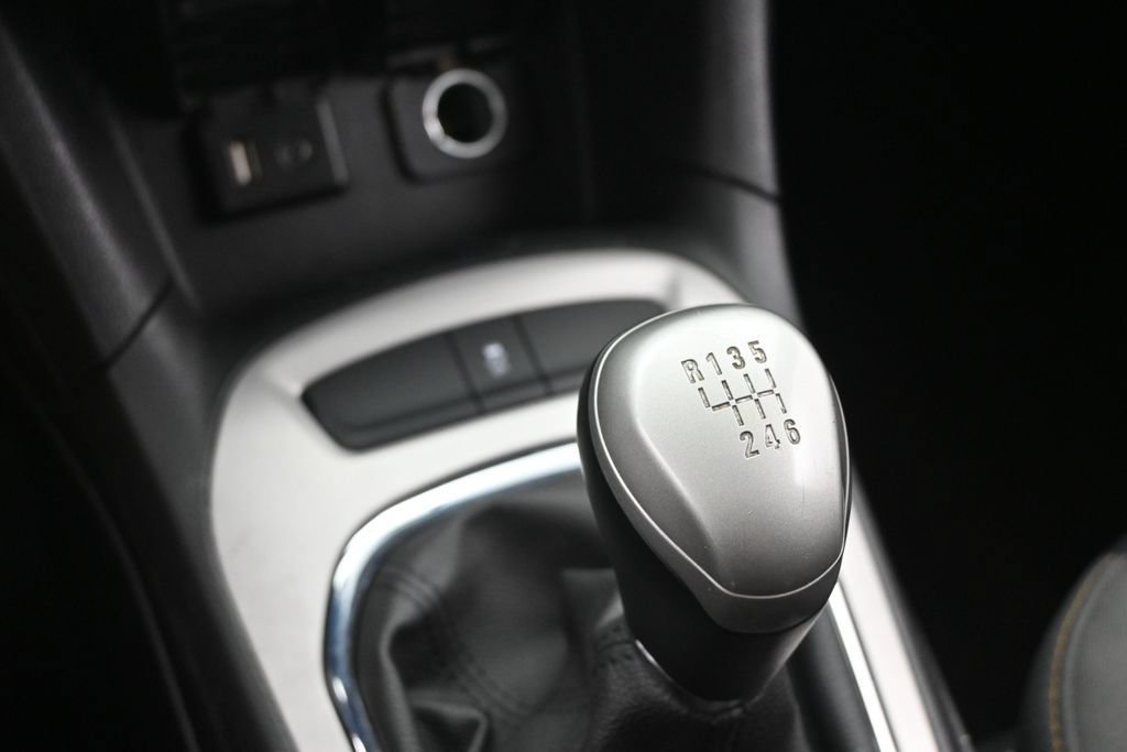 Used 2017 Chevrolet Cruze LS FWD image 17