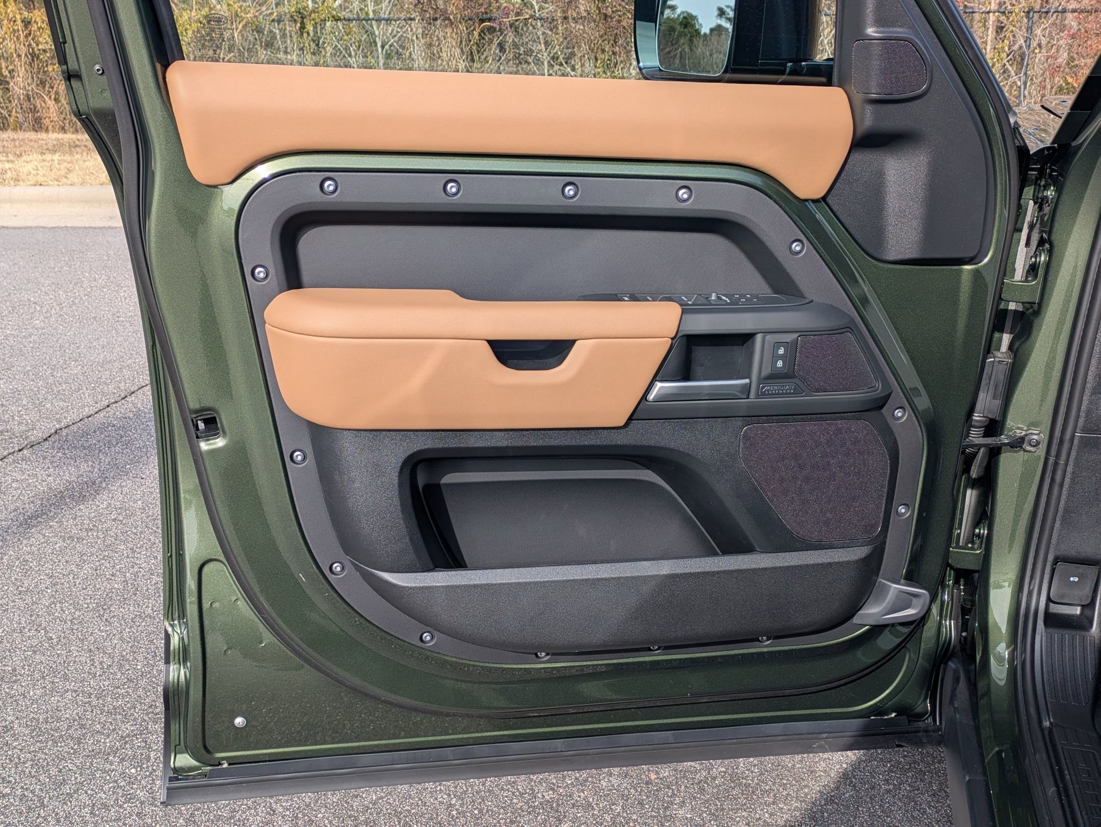 New 2026 Land Rover Defender 130 X-Dynamic SE image 21