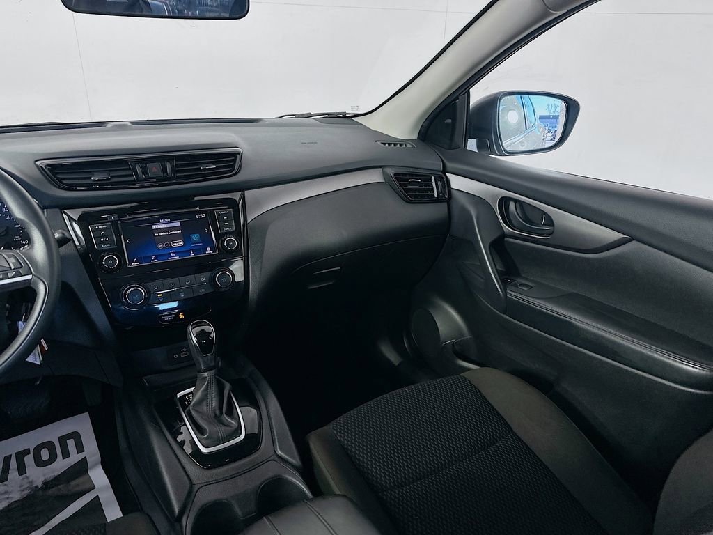 Used 2022 Nissan Rogue Sport S image 22