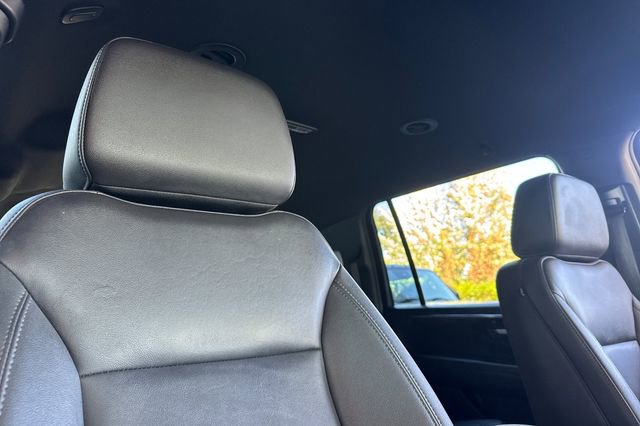 Used 2025 Chevrolet Suburban LT AWD/4WD image 18