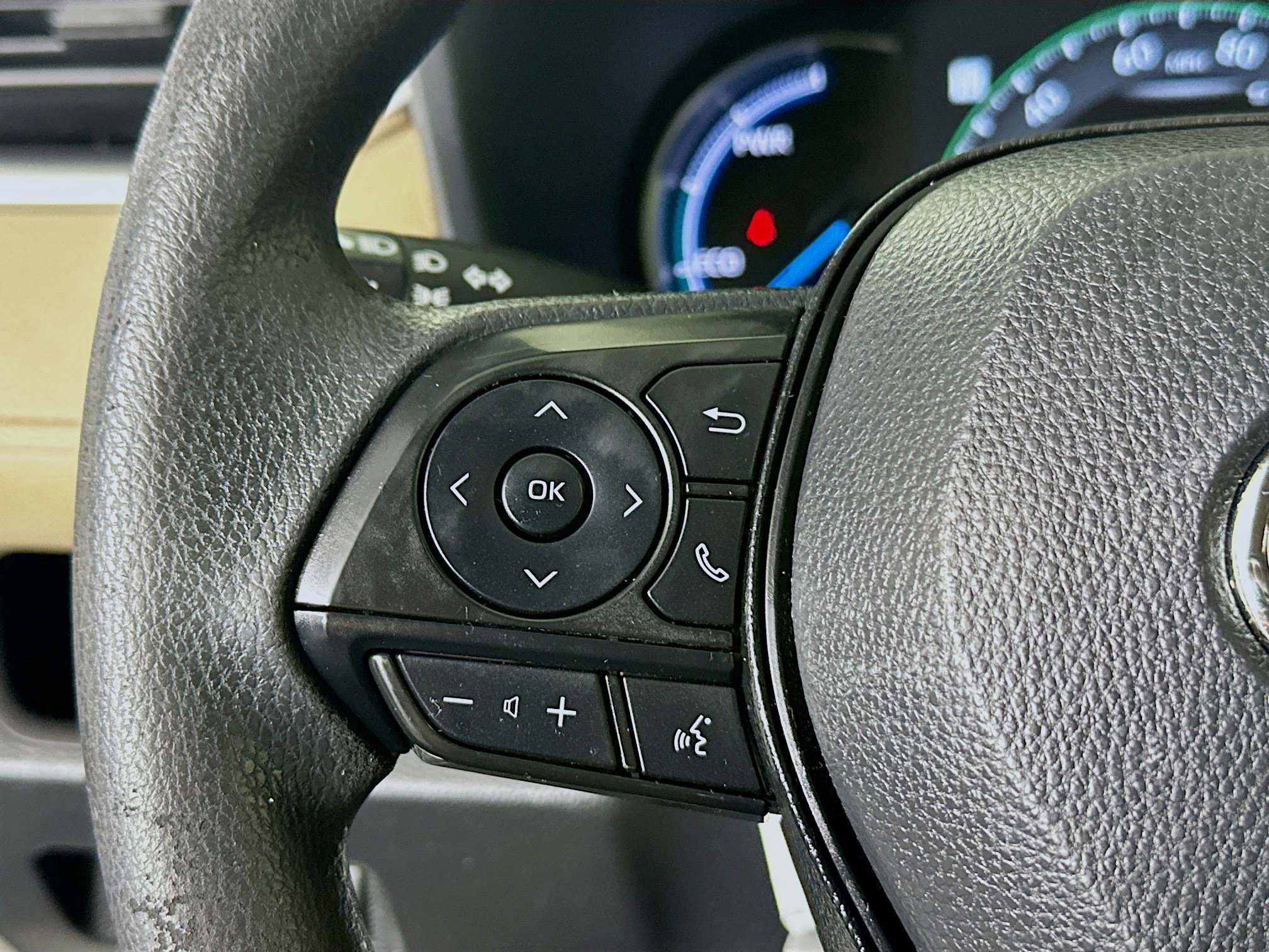 Certified 2025 Toyota RAV4 LE image 16