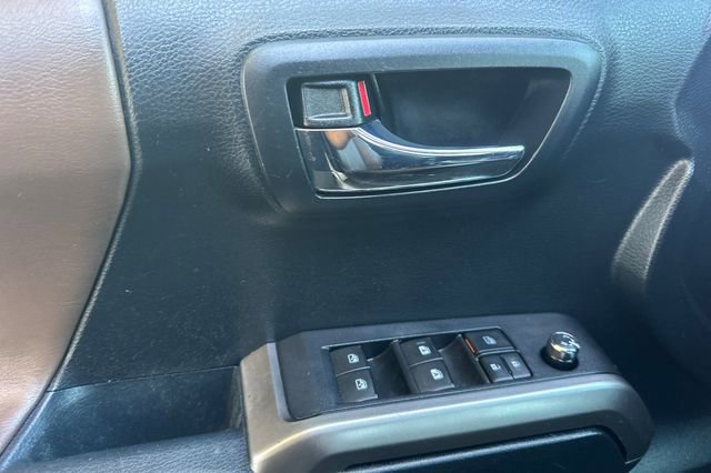 Used 2017 Toyota Tacoma Limited image 14