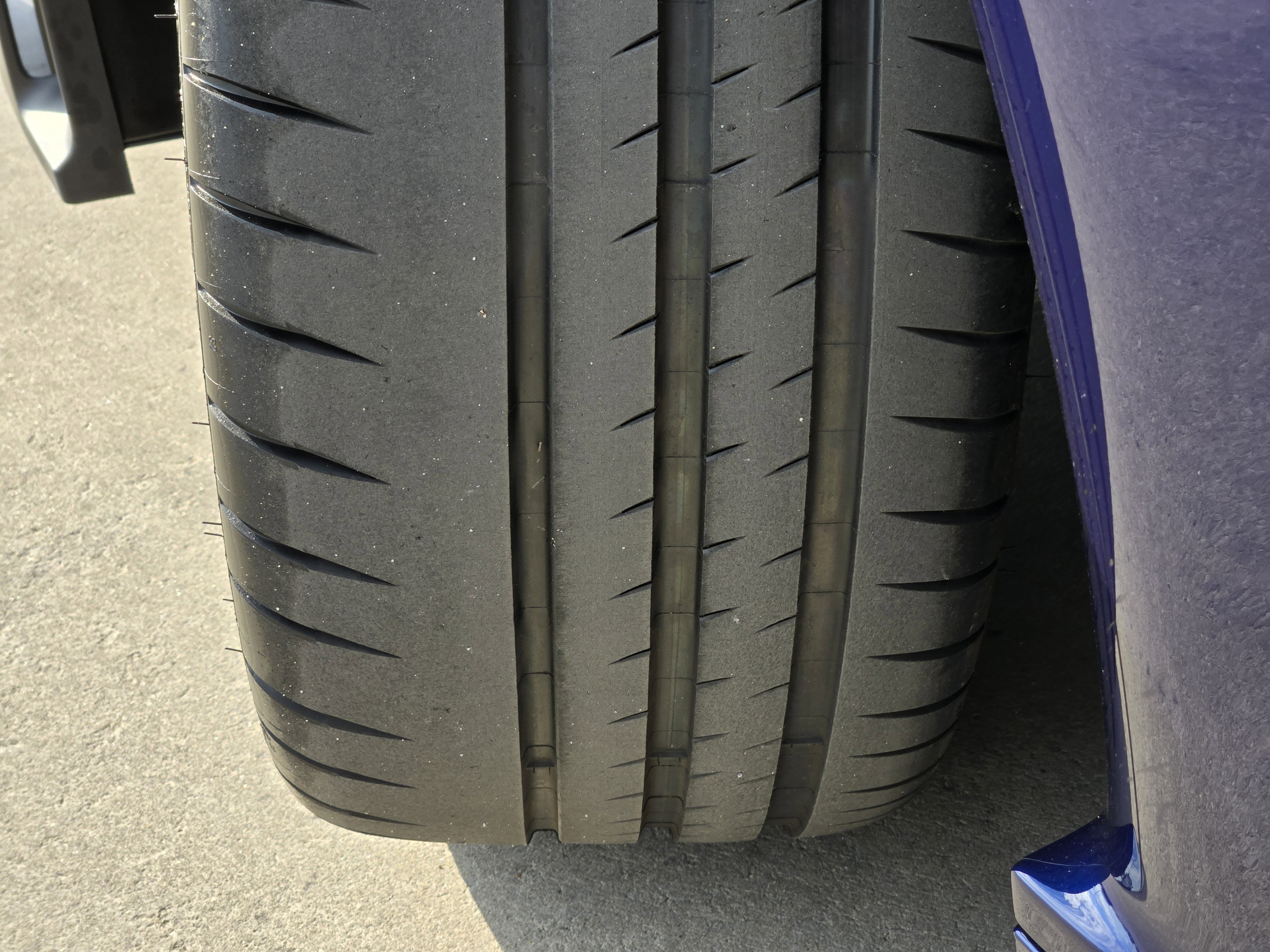 Certified 2025 Porsche 718 Cayman GT4 RS image 17