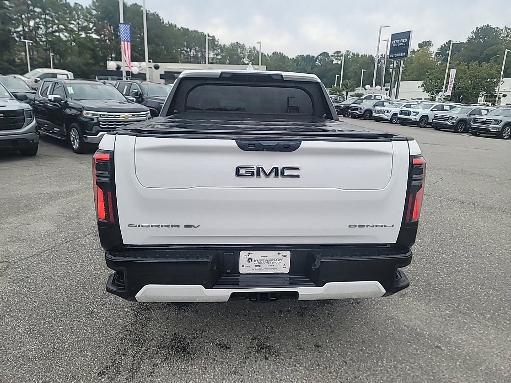 Used 2025 GMC Sierra EV Denali AWD/4WD image 8