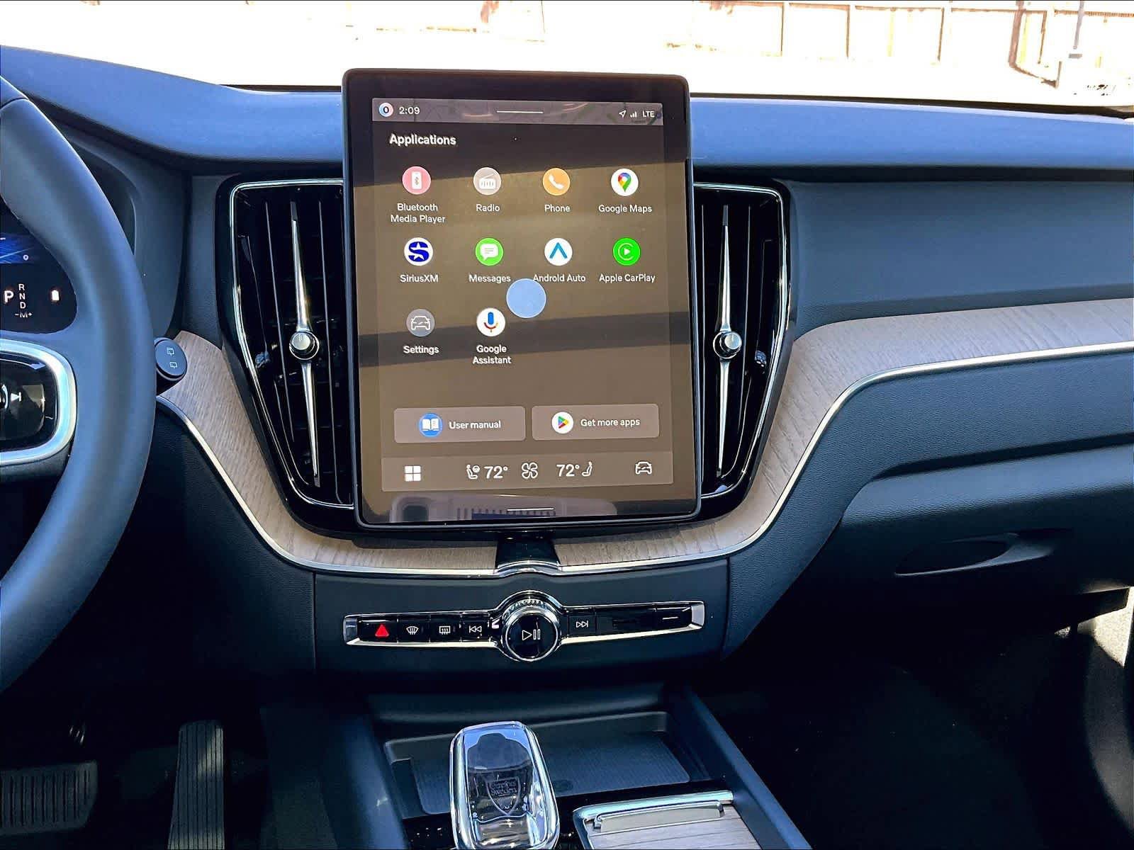 New 2026 Volvo XC60 B5 Plus w/ Climate Package image 9