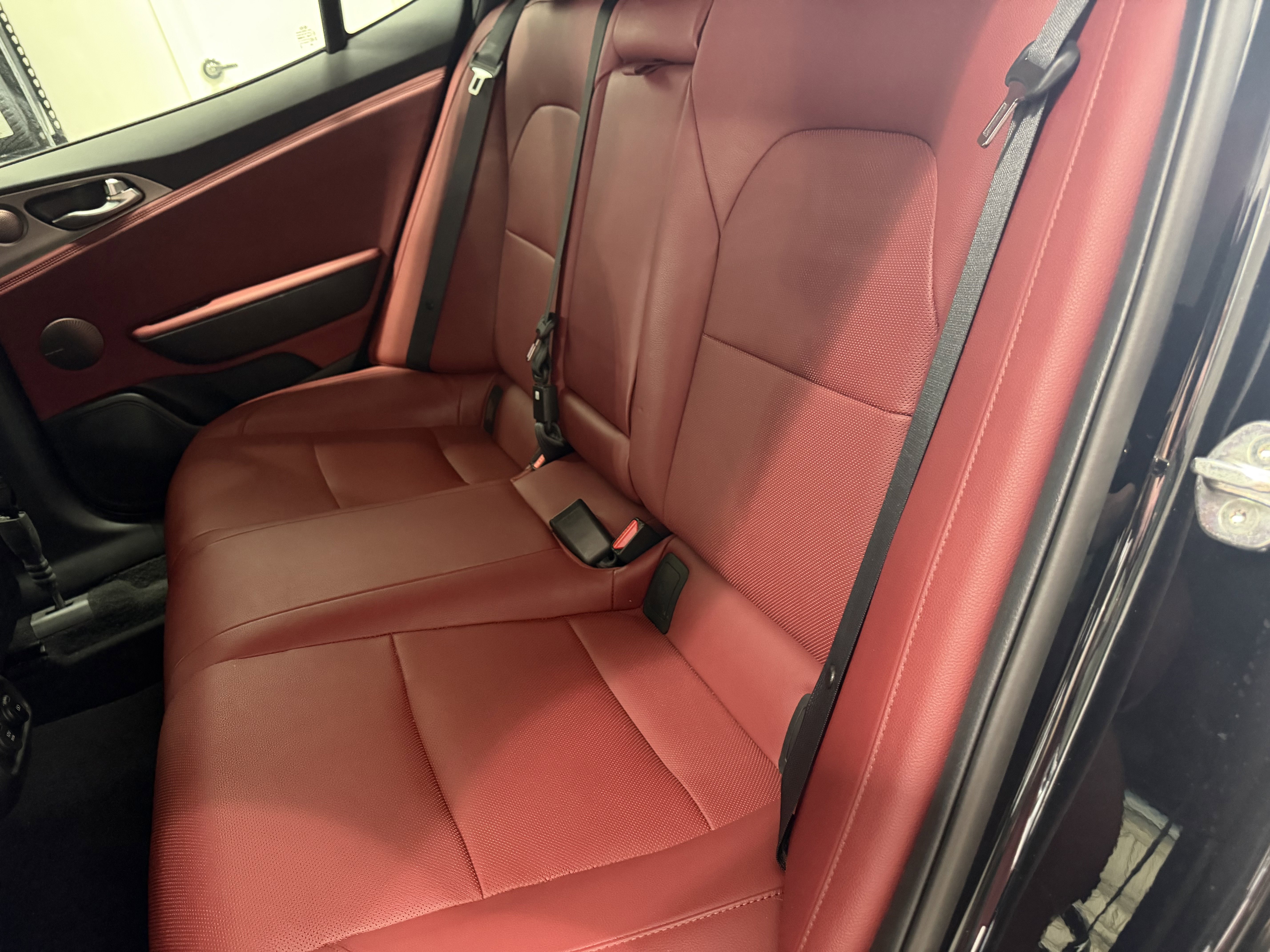 Used 2018 Kia Stinger GT1 RWD image 27