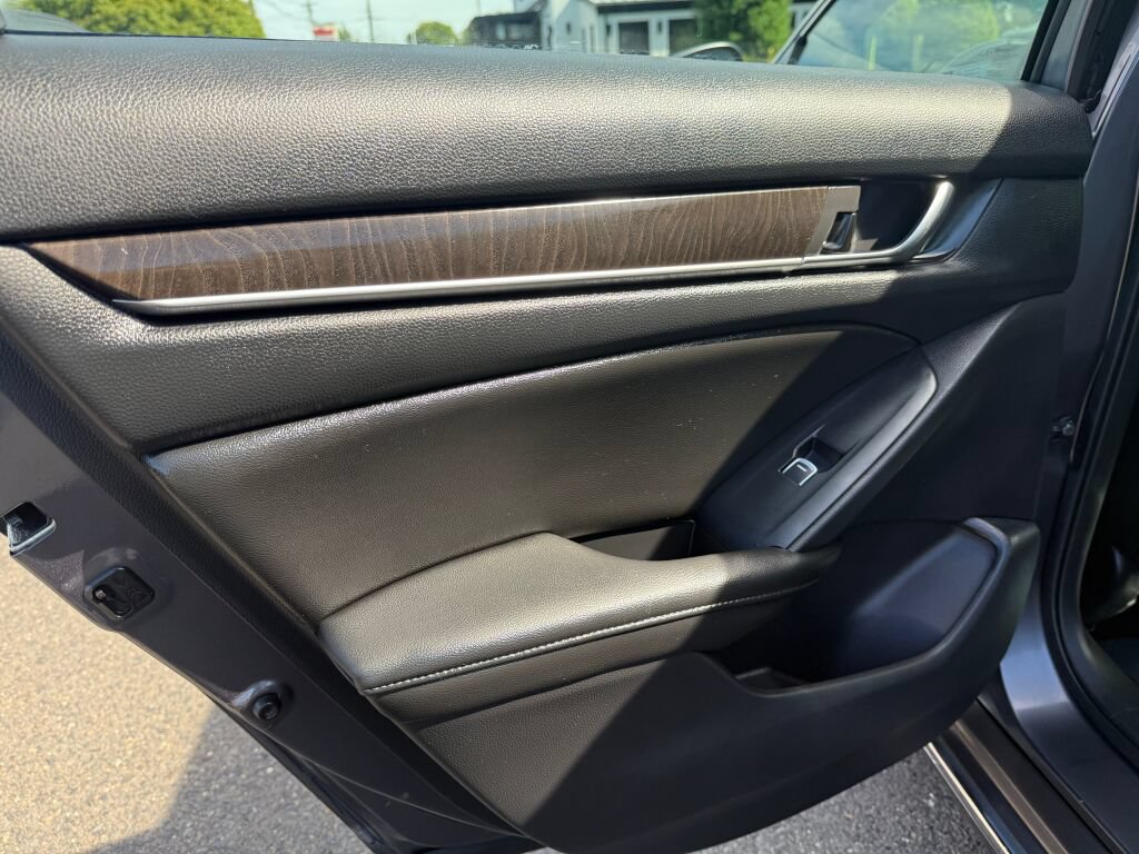 Used 2019 Honda Accord EX-L image 24