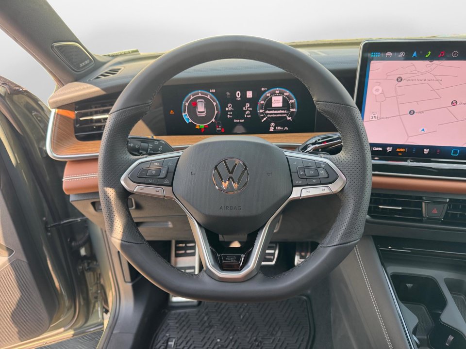 New 2026 Volkswagen Tiguan SEL R-Line AWD/4WD image 10