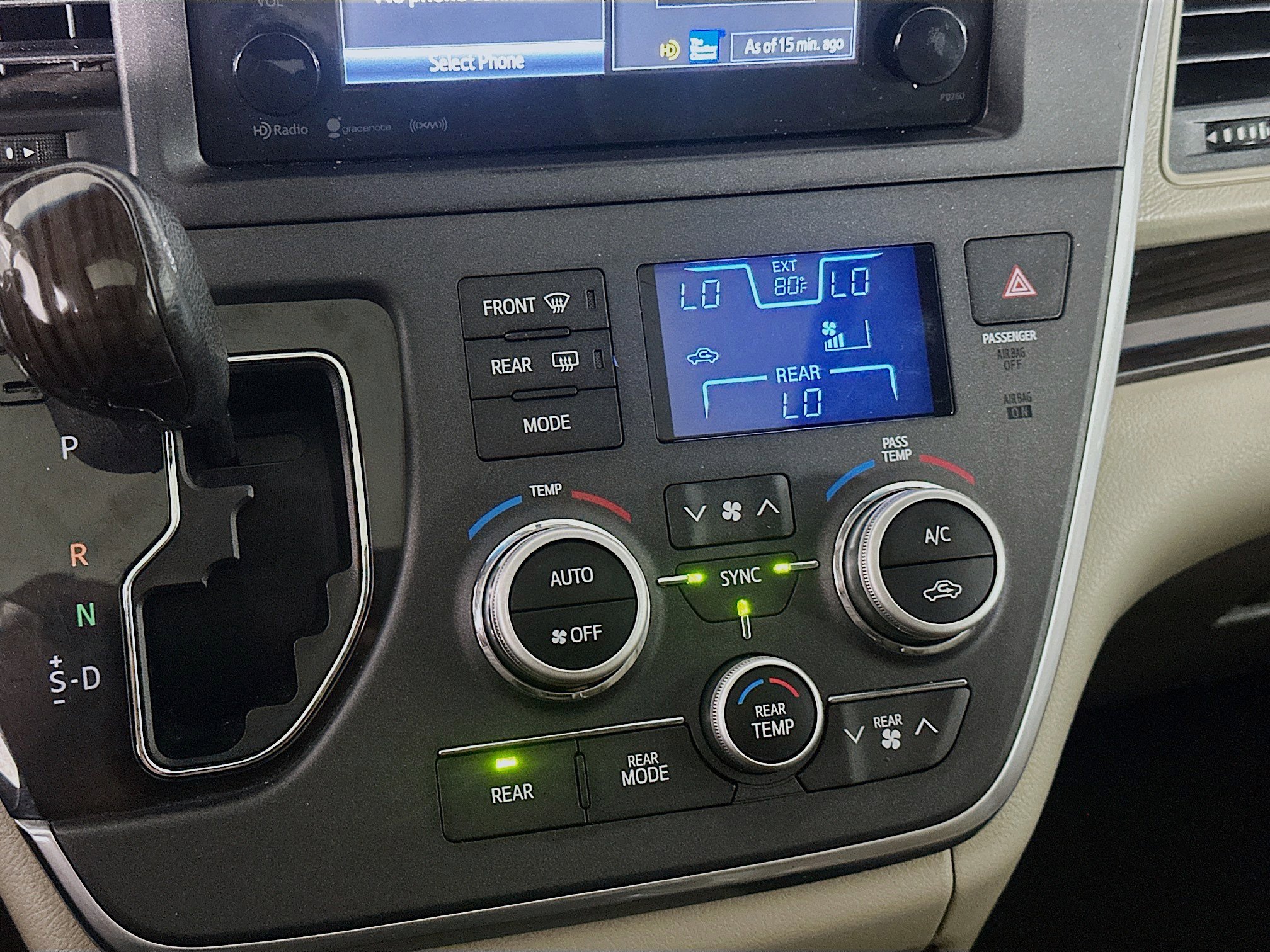 Used 2017 Toyota Sienna XLE image 21